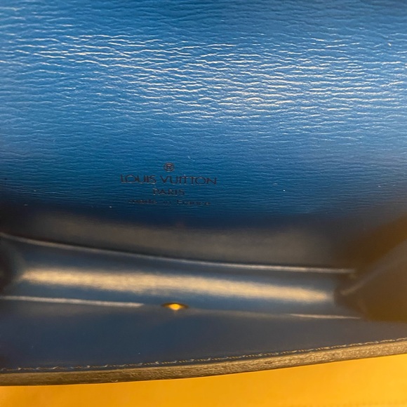 Louis Vuitton Epi Tilsitt Bum Bag - Picture 4 of 15
